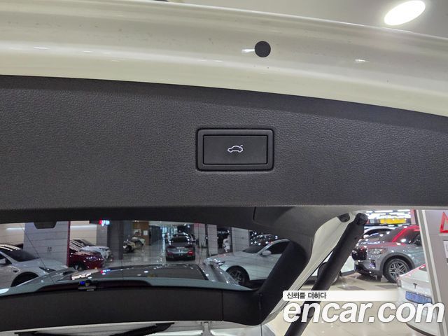 Volkswagen Tiguan 2023 — photo 7