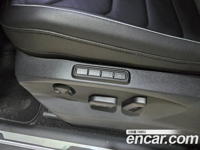 Volkswagen Tiguan 2023 — photo 12