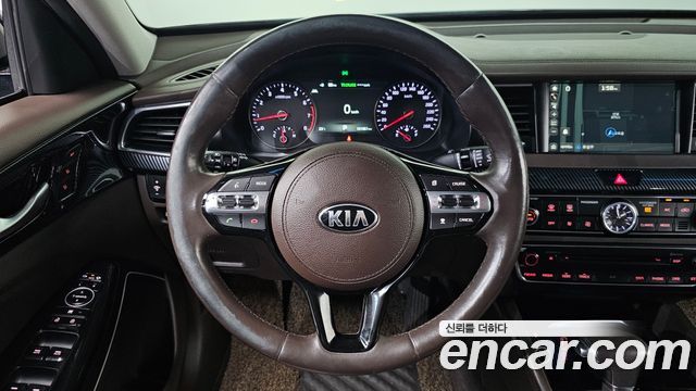 Kia K7 2016 — photo 16