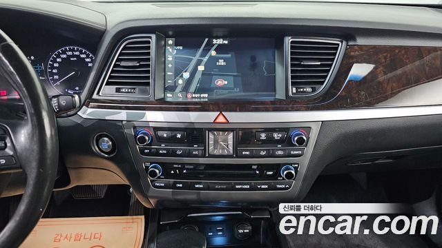 Hyundai Genesis 2015 — photo 17