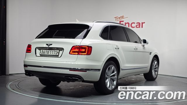Bentley Bentayga 2020 — photo 2
