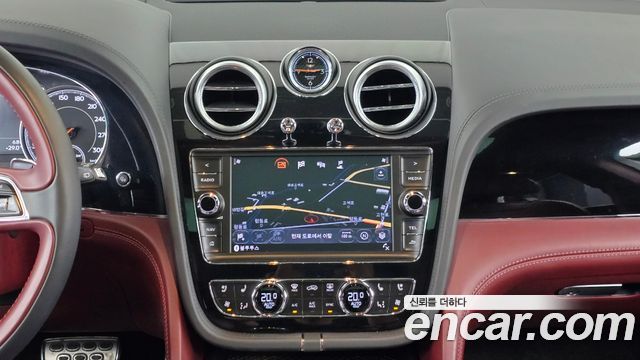 Bentley Bentayga 2020 — photo 12