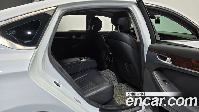 Hyundai Genesis 2016 — photo 17