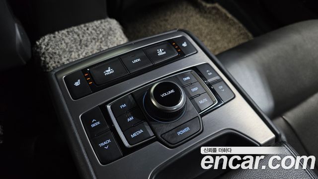 Hyundai Genesis 2016 — photo 24
