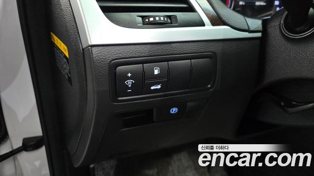 Hyundai Genesis 2016 — photo 26
