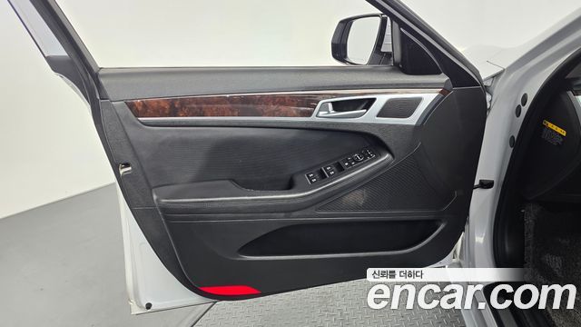 Hyundai Genesis 2016 — photo 14