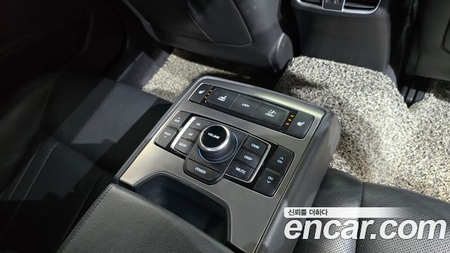 Hyundai Genesis 2016 — photo 29