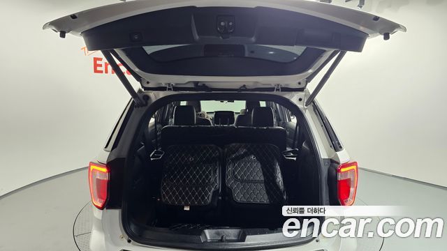Ford Explorer 2019 — photo 26