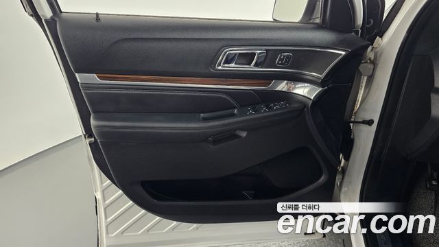 Ford Explorer 2019 — photo 14
