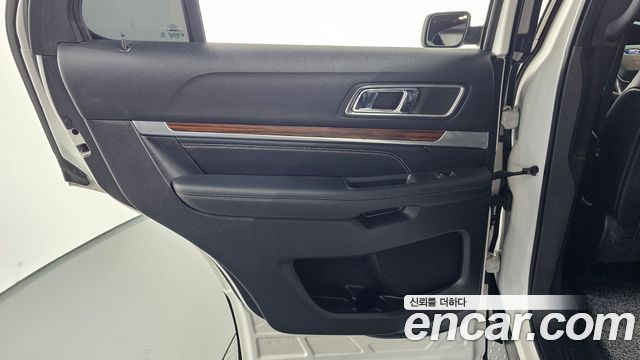 Ford Explorer 2019 — photo 15