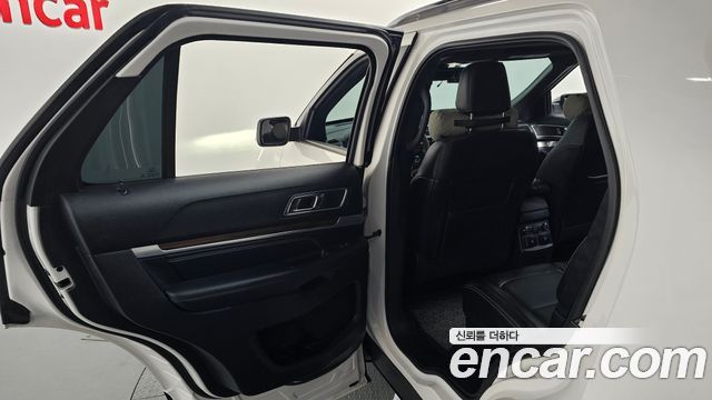 Ford Explorer 2019 — photo 27