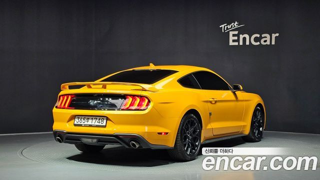 Ford Mustang 2022 — photo 2