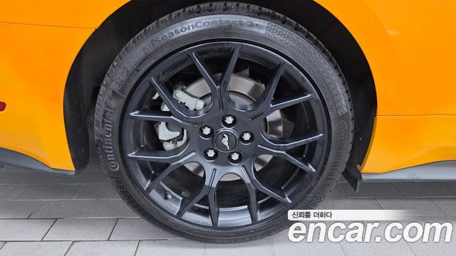 Ford Mustang 2022 — photo 5