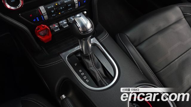 Ford Mustang 2022 — photo 12