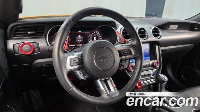 Ford Mustang 2022 — photo 18