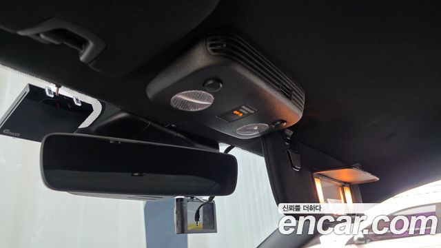 Ford Mustang 2022 — photo 24