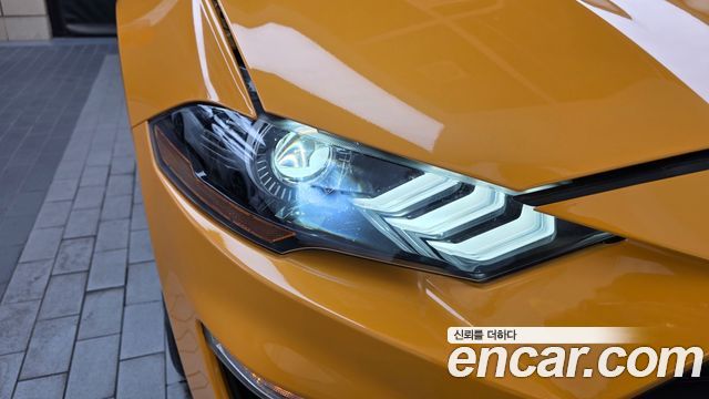 Ford Mustang 2022 — photo 8