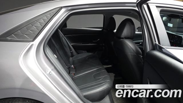 Hyundai AVANTE 2024 — photo 12