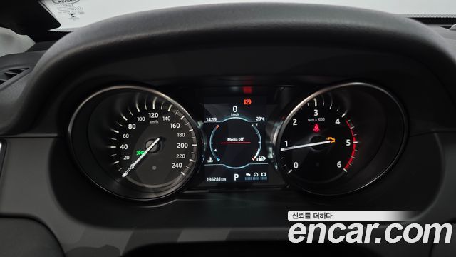 Land Rover Discovery Sport 2019 — photo 11