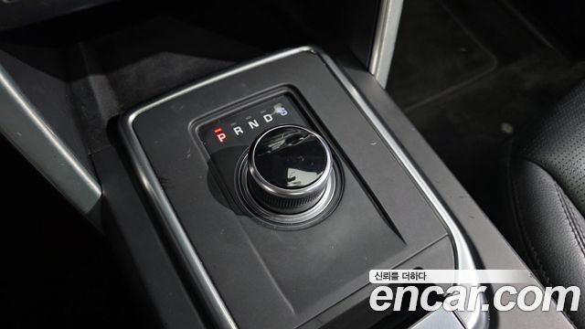 Land Rover Discovery Sport 2019 — photo 12