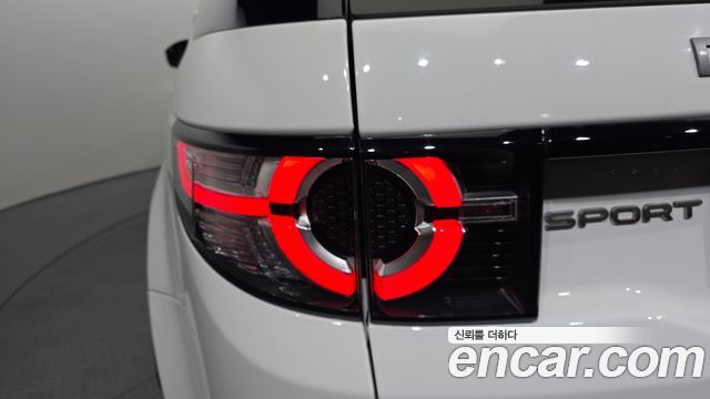 Land Rover Discovery Sport 2019 — photo 9