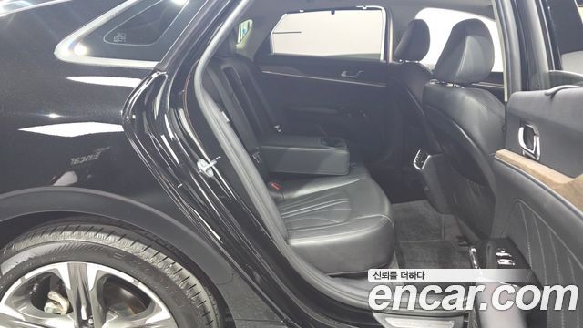 Kia K5 2022 — photo 17