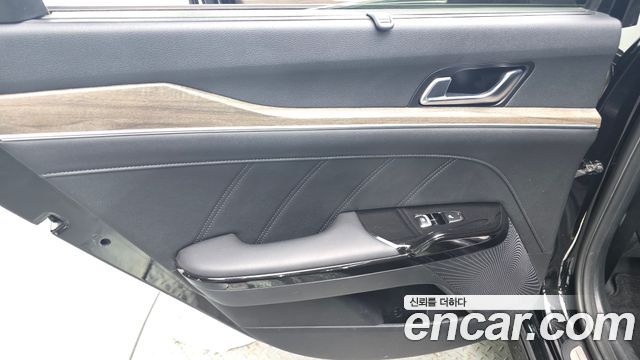 Kia K5 2022 — photo 15