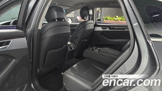 Genesis G80 2017 — photo 17