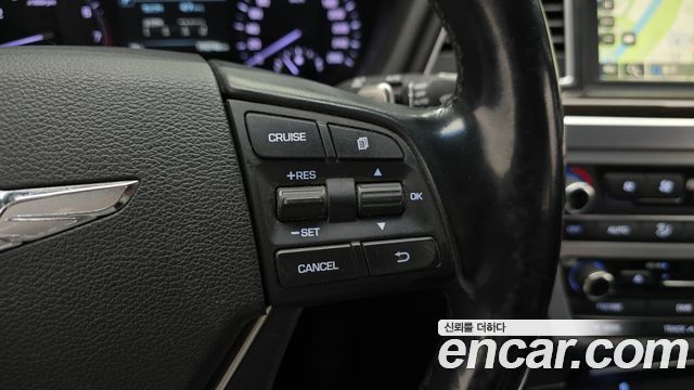 Genesis G80 2017 — photo 23