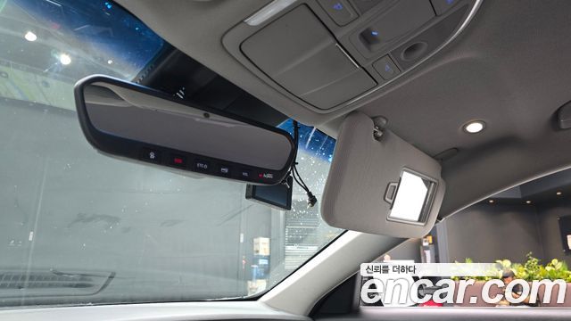 Genesis G80 2017 — photo 26