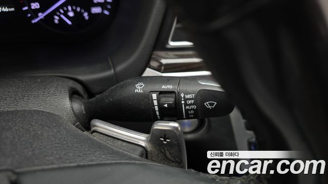 Genesis G80 2017 — photo 28
