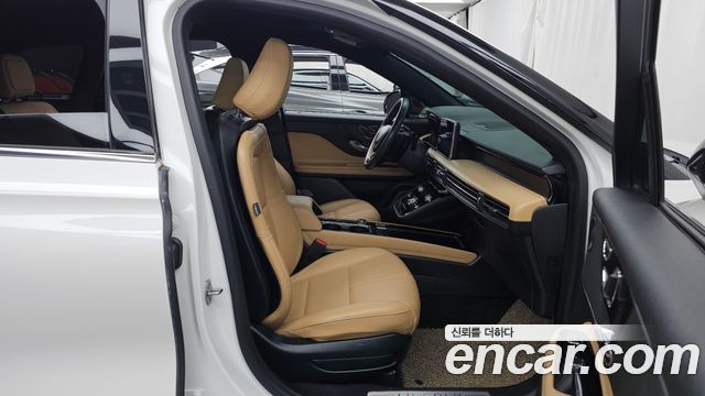 Lincoln Corsair 2021 — photo 17