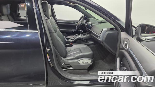 Porsche Cayenne 2013 — photo 17