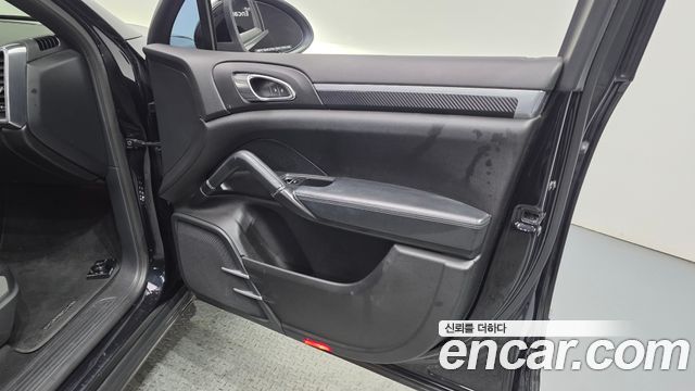 Porsche Cayenne 2013 — photo 14