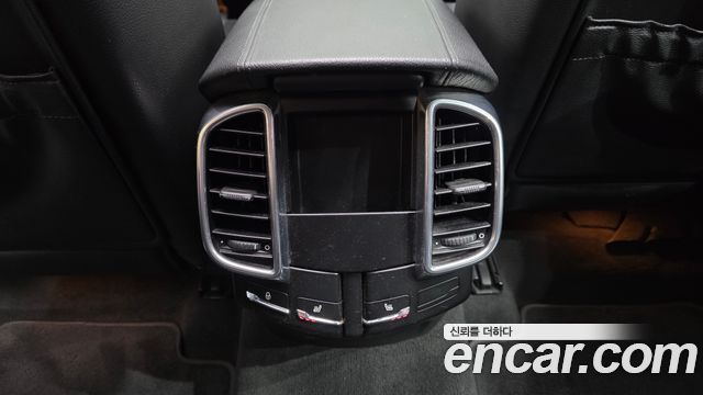 Porsche Cayenne 2013 — photo 30