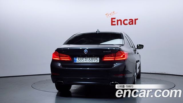 BMW 5-Series 2018 — photo 4