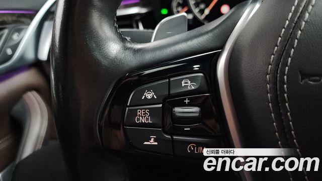 BMW 5-Series 2018 — photo 15