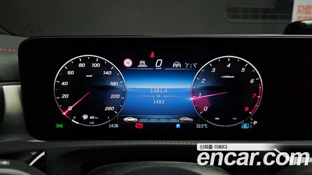 Mercedes-Benz CLA-Class 2024 — photo 11