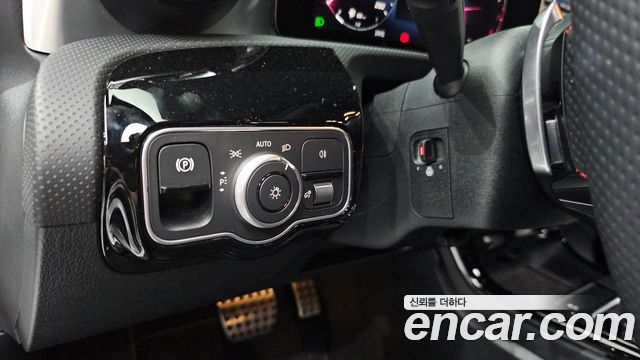 Mercedes-Benz CLA-Class 2024 — photo 31