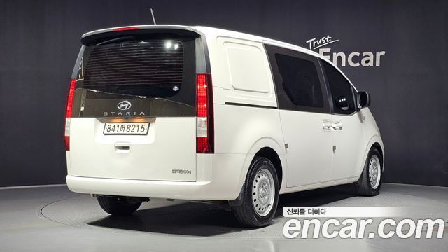 Hyundai Staria 2022 — photo 2