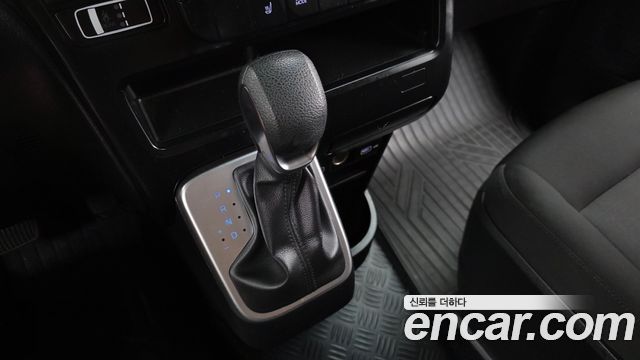 Hyundai Staria 2022 — photo 12