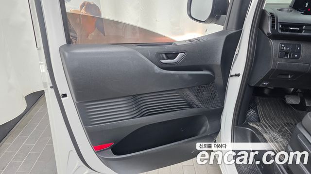 Hyundai Staria 2022 — photo 14