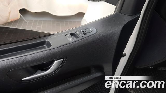 Hyundai Staria 2022 — photo 28