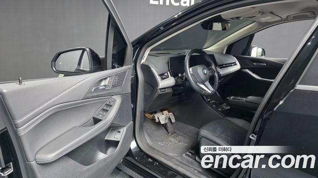 BMW 2-Series 2023 — photo 10