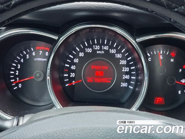 Kia K5 2011 — photo 6