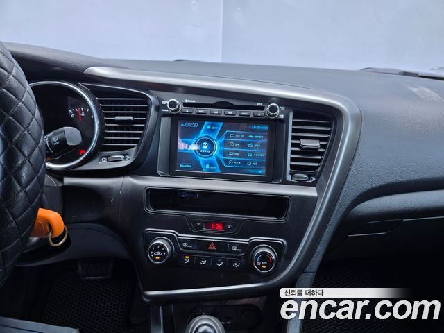 Kia K5 2011 — photo 8