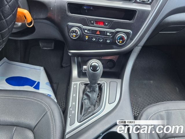 Kia K5 2011 — photo 9
