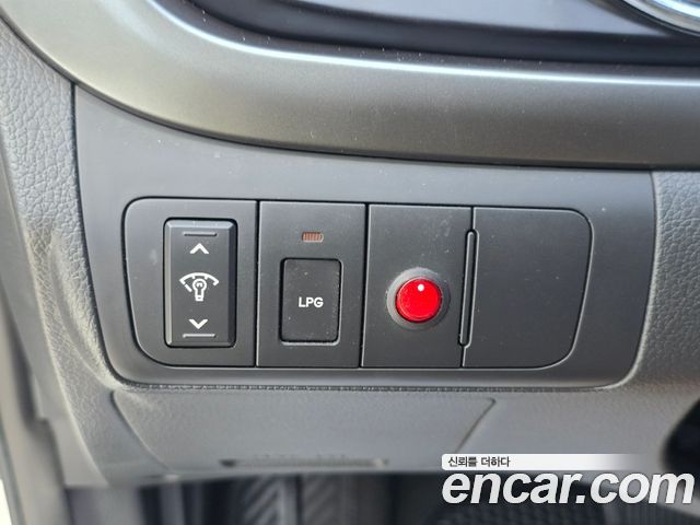 Kia K5 2011 — photo 10
