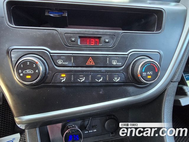 Kia K5 2011 — photo 12