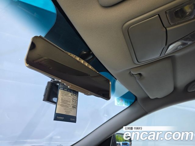 Kia K5 2011 — photo 14